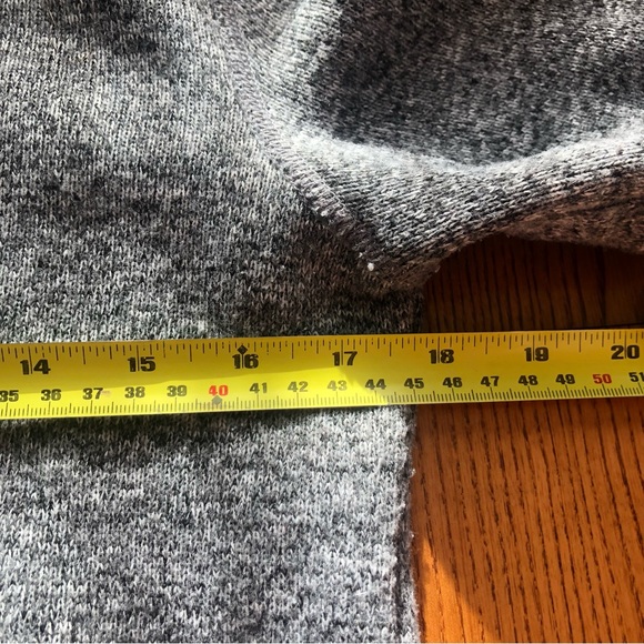 NEW ROOTS HALF ZIP PULL OVER SWEATER CREWNECK - Picture 12 of 16